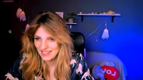 Snapshot of miriam_crazy chatting on 3, 11, 2025 miriam_crazy online show from 3, 11, 2025