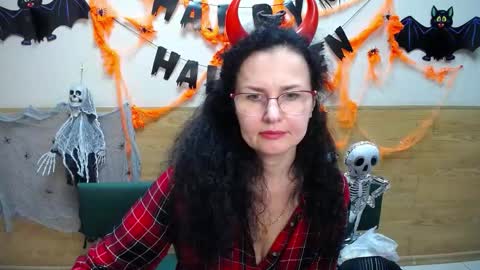 Miroslava Happi online show from 31, 10, 2025