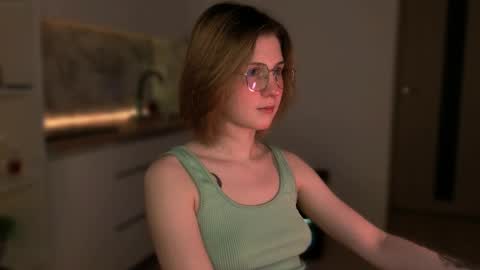 Snapshot of mirrameow chatting on 5, 4, 2026 Mira online show from 5, 4, 2026