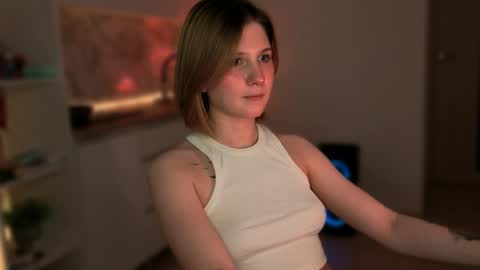 Snapshot of mirrameow chatting on 10, 4, 2026 Mira online show from 10, 4, 2026