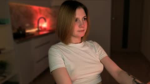 Snapshot of mirrameow chatting on 19, 4, 2026 Mira online show from 19, 4, 2026