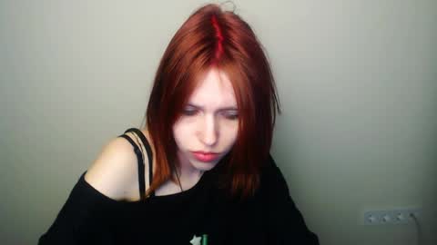 misaki_chan_ online show from 10, 4, 2026