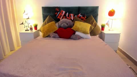 mishapallmer online show from 28, 10, 2025