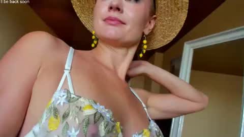 Snapshot of miss4motivated chatting on 16, 9, 2025 Kris online show from 16, 9, 2025