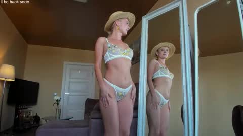 Snapshot of miss4motivated chatting on 11, 11, 2025 Kris online show from 11, 11, 2025