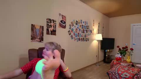 Snapshot of miss4motivated chatting on 18, 11, 2025 Kris online show from 18, 11, 2025