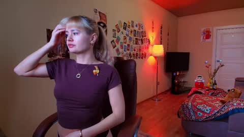 Snapshot of miss4motivated chatting on 26, 11, 2025 Kris online show from 26, 11, 2025