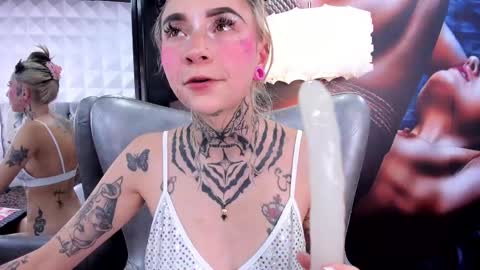 miss___angel online show from 8, 3, 2025