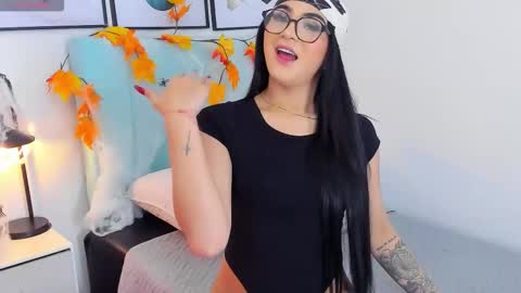 Snapshot of miss__ivy chatting on 27, 10, 2025   online show from 27, 10, 2025