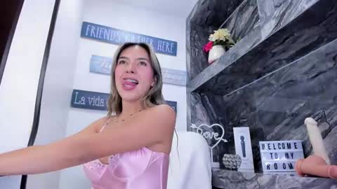 Snapshot of miss__zoe chatting on 24, 11, 2025 Zoe online show from 24, 11, 2025