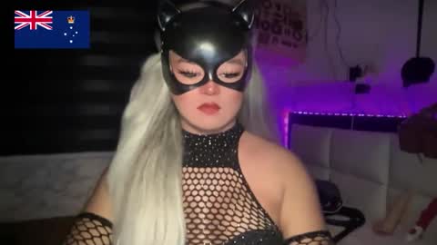 Call me  Miss Antonette  online show from 11, 5, 2026