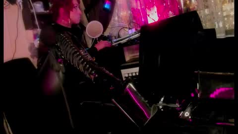 Snapshot of miss_asmodeus chatting on 16, 9, 2025 missAsmodeus online show from 16, 9, 2025