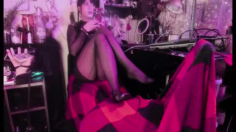 Snapshot of miss_asmodeus chatting on 14, 10, 2025 missAsmodeus online show from 14, 10, 2025