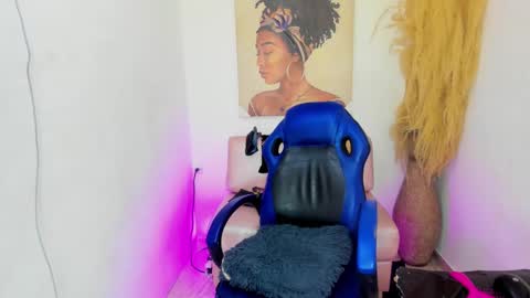 Snapshot of miss_channellx chatting on 11, 10, 2025 miss_channellx online show from 11, 10, 2025