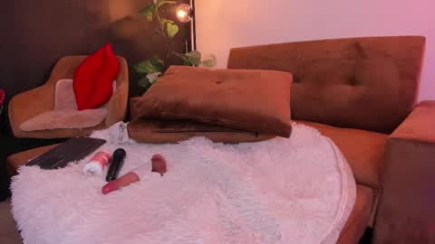 Charlize online show from 8, 3, 2026