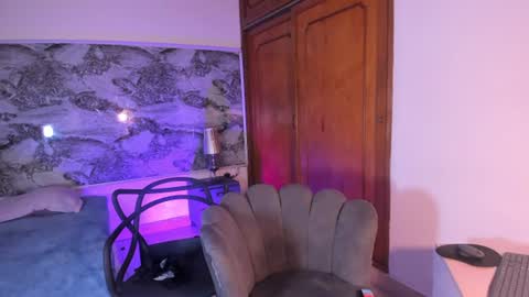 miss_emilystar online show from 26, 6, 2026