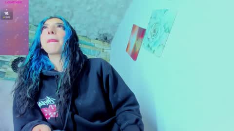 Snapshot of miss_evans_ chatting on 6, 10, 2025 miss_evans_ online show from 6, 10, 2025