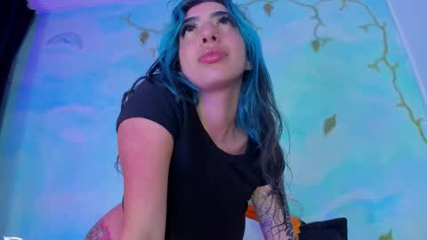 Snapshot of miss_evans_ chatting on 23, 10, 2025 miss_evans_ online show from 23, 10, 2025