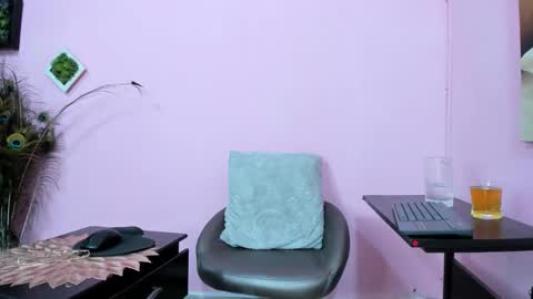 Monica Patricia online show from 17, 9, 2025