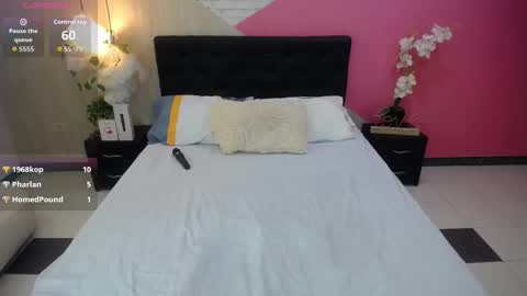 Snapshot of miss_honey1 chatting on 24, 9, 2025 miss_honey1 online show from 24, 9, 2025