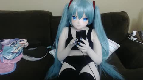 Snapshot of miss_kigu_miku chatting on 11, 12, 2024 Miku online show from 11, 12, 2024