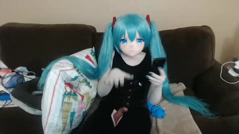 Snapshot of miss_kigu_miku chatting on 12, 12, 2024 Miku online show from 12, 12, 2024