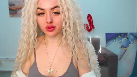 Snapshot of miss_kiten chatting on 13, 2, 2025 miss_kiten online show from 13, 2, 2025