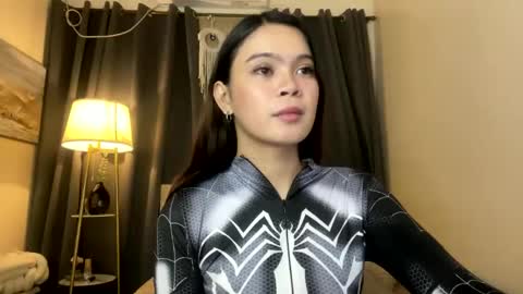 miss_kyrstyn online show from 8, 4, 2026