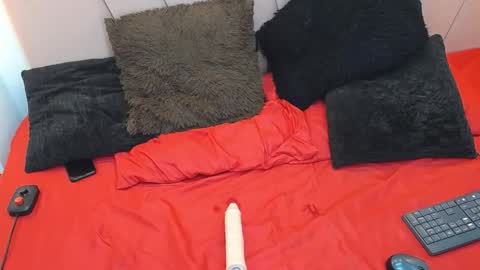 mia online show from 25, 11, 2025