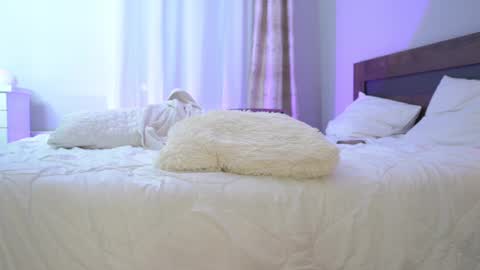 Snapshot of miss_maya chatting on 8, 3, 2025 Maya online show from 8, 3, 2025