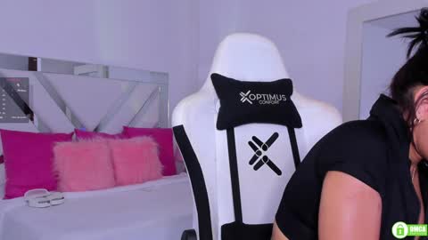   online show from 4, 2, 2025