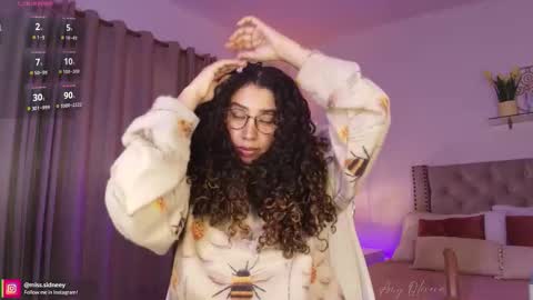 Amy Olivera online show from 25, 11, 2025