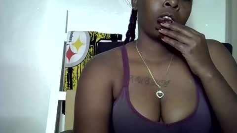 Snapshot of miss_sinphoria chatting on 9, 10, 2025 Miss online show from 9, 10, 2025