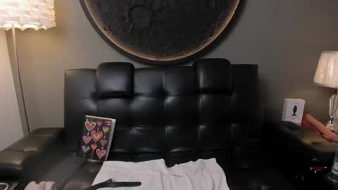 Snapshot of miss_vaiolette chatting on 17, 2, 2025 Vaiolette online show from 17, 2, 2025