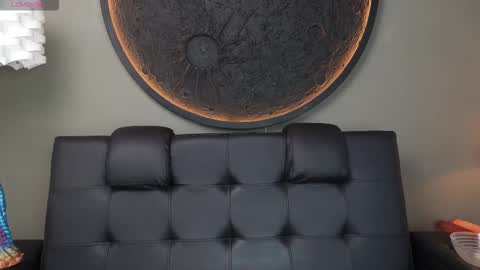 Snapshot of miss_vaiolette chatting on 6, 11, 2025 Vaiolette online show from 6, 11, 2025