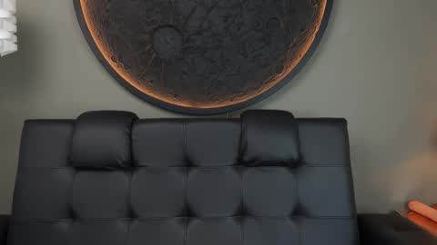 Snapshot of miss_vaiolette chatting on 11, 11, 2025 Vaiolette online show from 11, 11, 2025