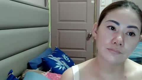Snapshot of miss_zephyr chatting on 19, 2, 2026 HOT MOMMY ZEPHYR online show from 19, 2, 2026
