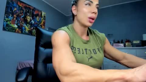 Snapshot of missale chatting on 4, 10, 2025 Alesyamuscledoll online show from 4, 10, 2025