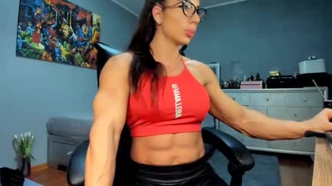 Snapshot of missale chatting on 29, 11, 2025 Alesyamuscledoll online show from 29, 11, 2025