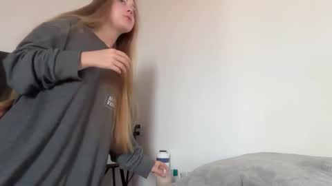 Snapshot of missameliah chatting on 24, 10, 2025 Ameliahs online show from 24, 10, 2025