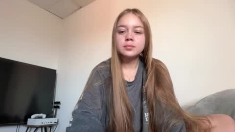 Snapshot of missameliah chatting on 28, 10, 2025 Ameliahs online show from 28, 10, 2025