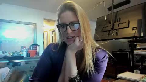 Snapshot of missandsircum chatting on 3, 3, 2025 missandsircum online show from 3, 3, 2025