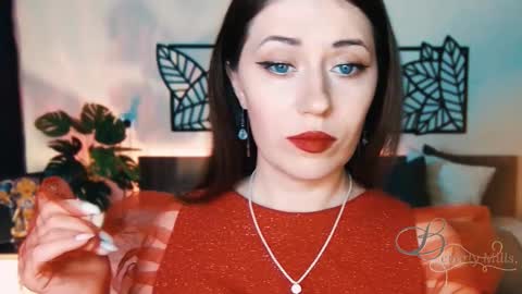 The divine Beverly online show from 16, 2, 2025