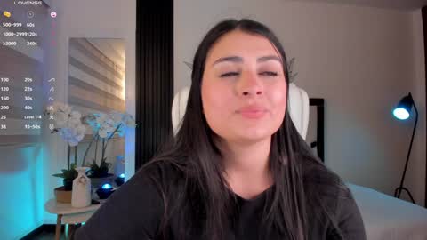 Bianca Torres online show from 17, 12, 2024