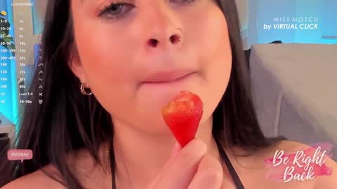 Bianca Torres online show from 22, 1, 2025