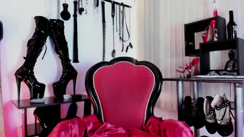 Missdarklady online show from 6, 4, 2026