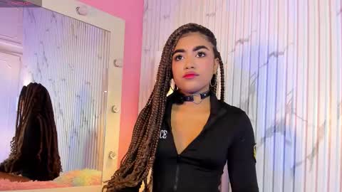 Snapshot of missdionne__curly chatting on 4, 12, 2025 DIONNE online show from 4, 12, 2025