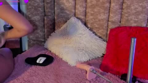 Snapshot of missdionne__curly chatting on 19, 12, 2025 DIONNE online show from 19, 12, 2025