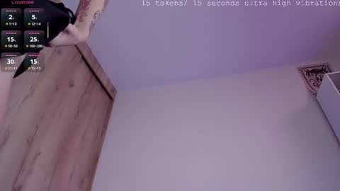 Snapshot of missdomino_ chatting on 28, 11, 2025 valentina online show from 28, 11, 2025