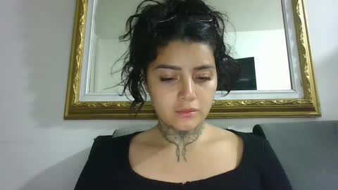 Snapshot of misselii chatting on 24, 2, 2025 melodie online show from 24, 2, 2025